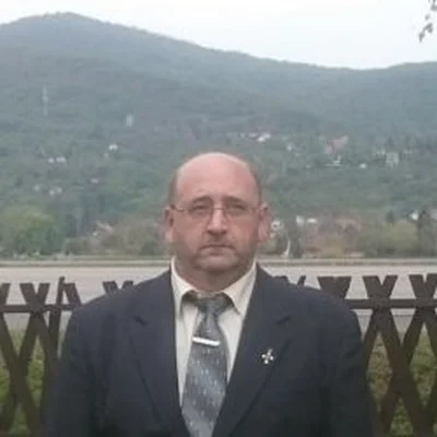 László