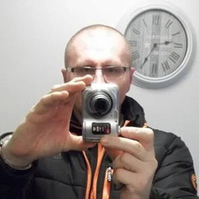 András