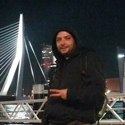 MÁRIÓ