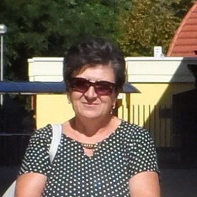 Nika, Jászberény