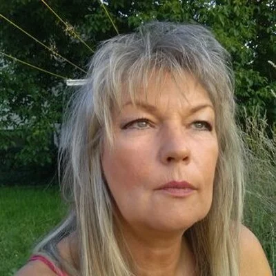Anna, Ózd