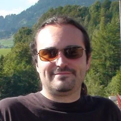Zoltán, Schwaz