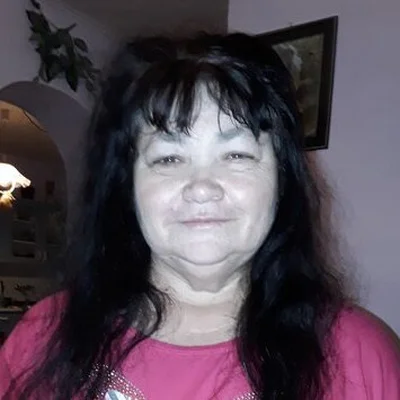 Bettina, Ászár