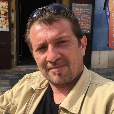 András