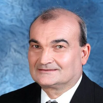 István, Baja