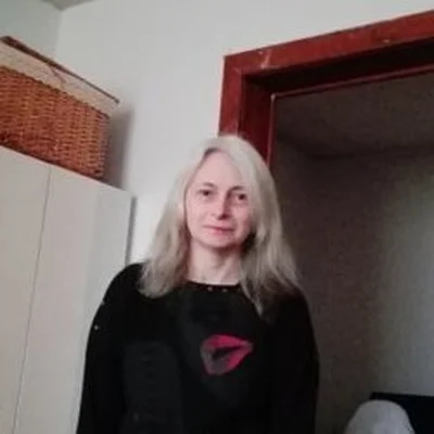Móni, Tatabánya