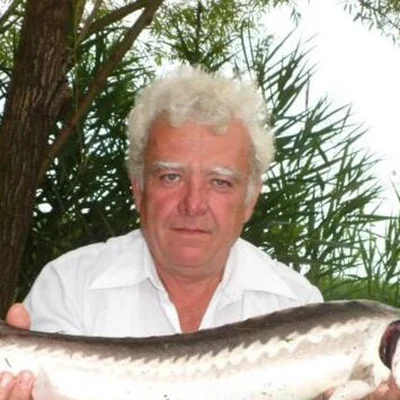 András