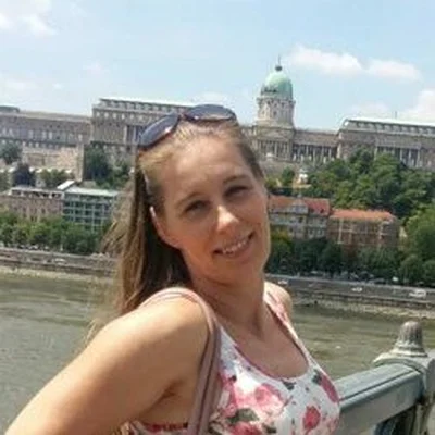 Mónika
