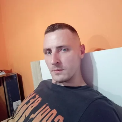Joe, Bős