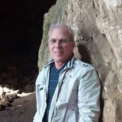 András