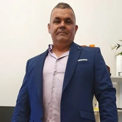 László