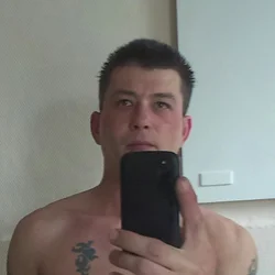 Alexx, társkereső Üllő