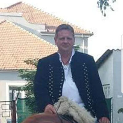 Pityu, Komárom