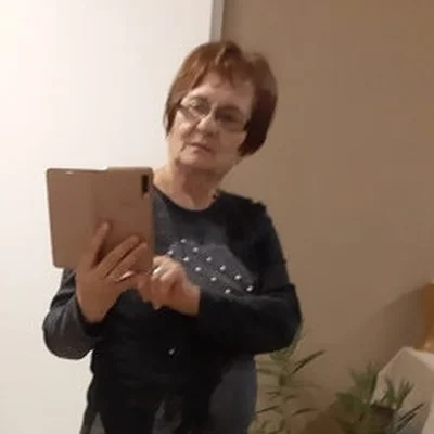 Anna, Gyál