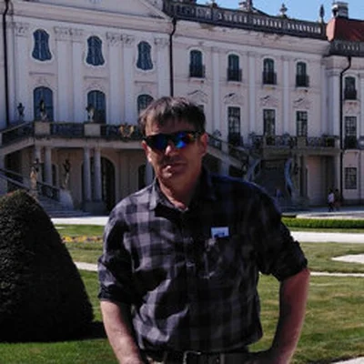 András