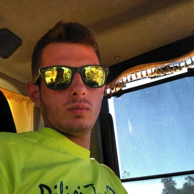 András