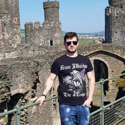 András
