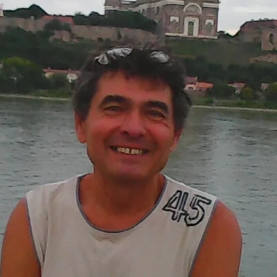 Lali, Párkány