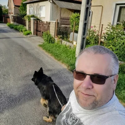 János