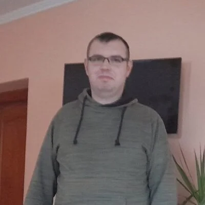 Tomi, Ladánybene