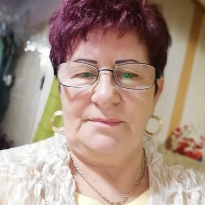 Veronika, Komló