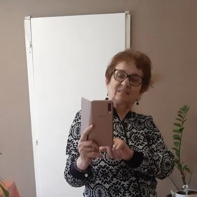 Anna, Gyál