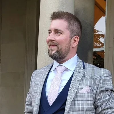Sándor, Leeds