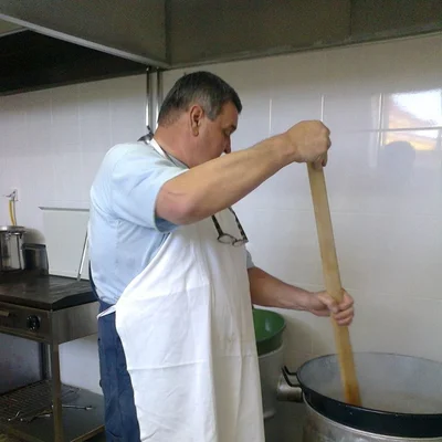 László, Ada