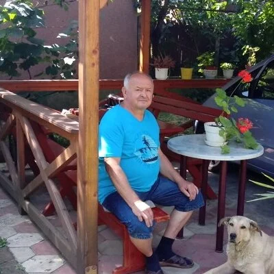 András