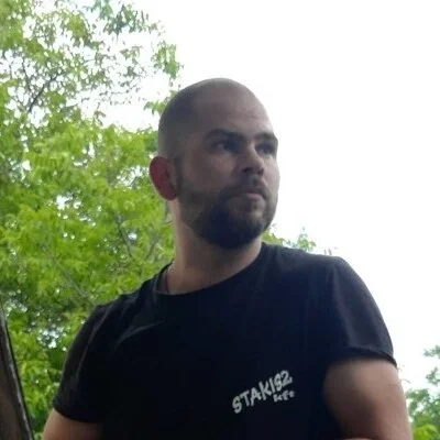 János