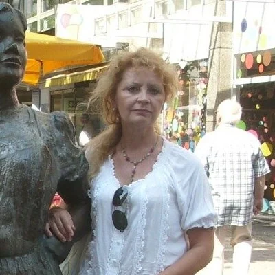 Éva
