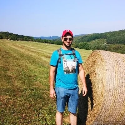Ádám