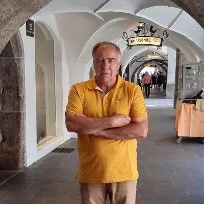 László