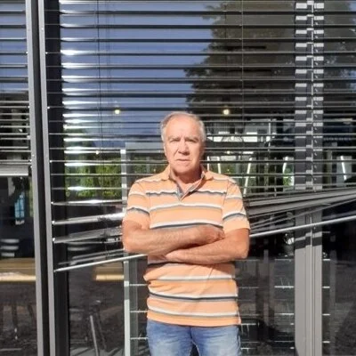 László