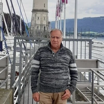László