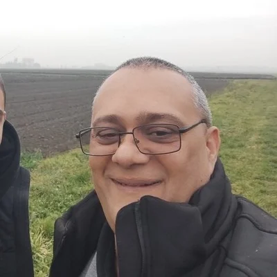 András