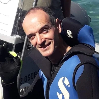 György