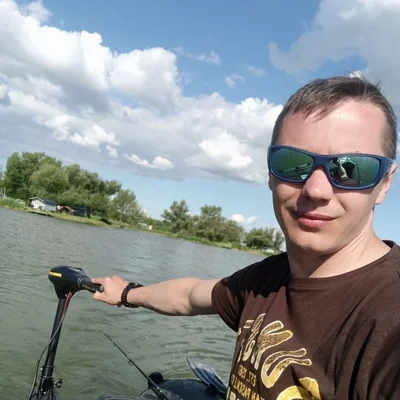 András