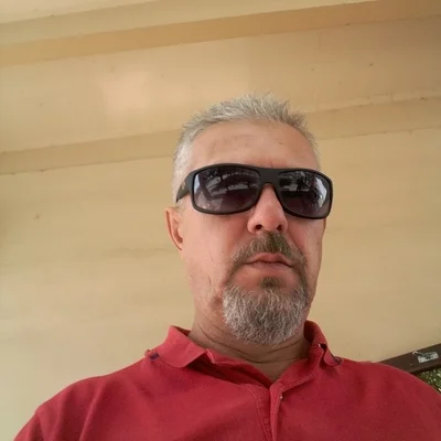 László