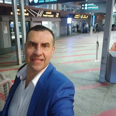 László