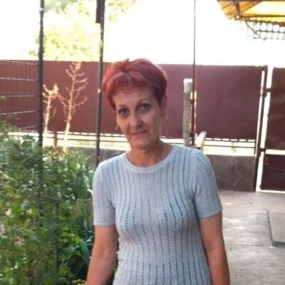 Évi
