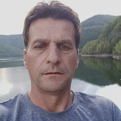 András