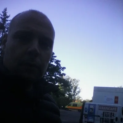 László