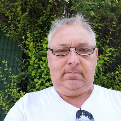 András