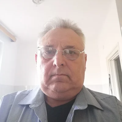András