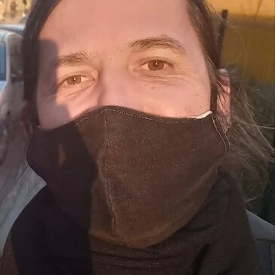 András