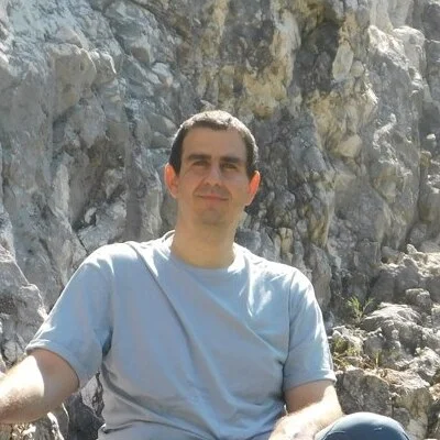 András