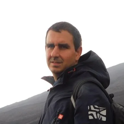 András