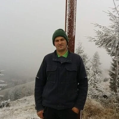 András