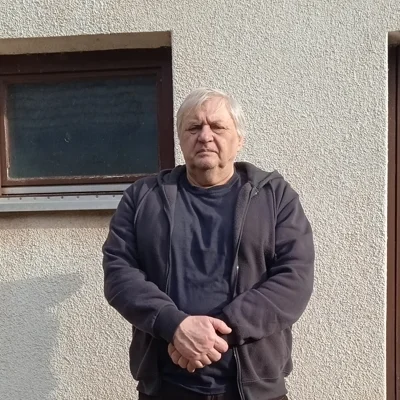 László